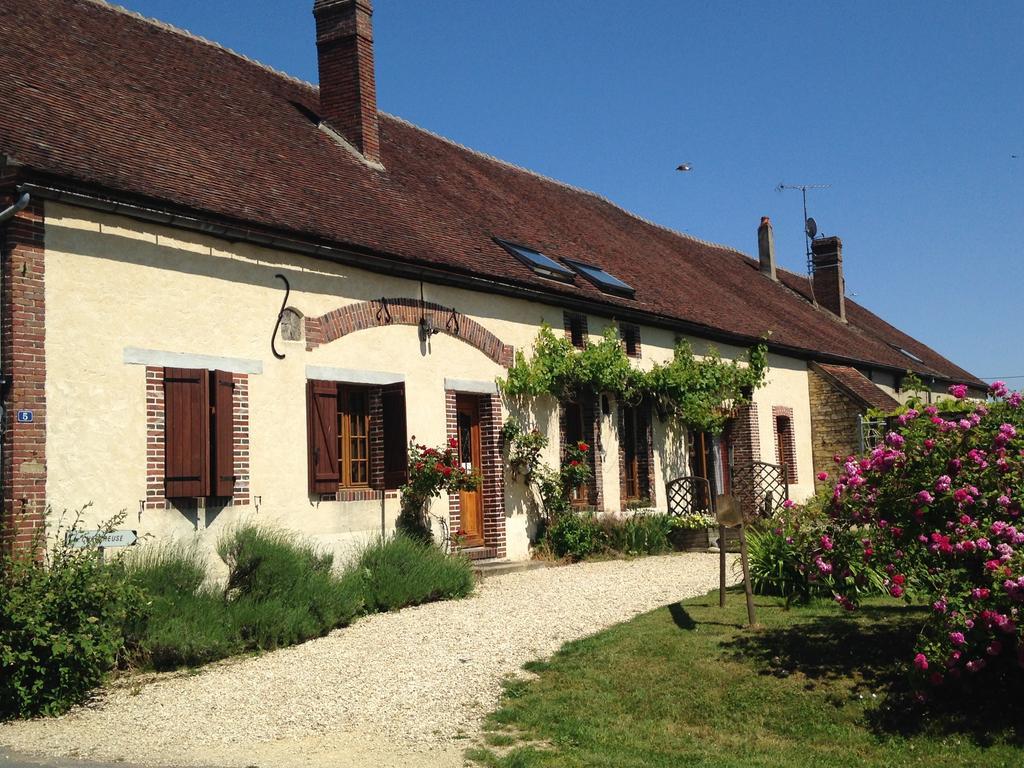 La Chartreuse Hotel Poilly-sur-Tholon Esterno foto
