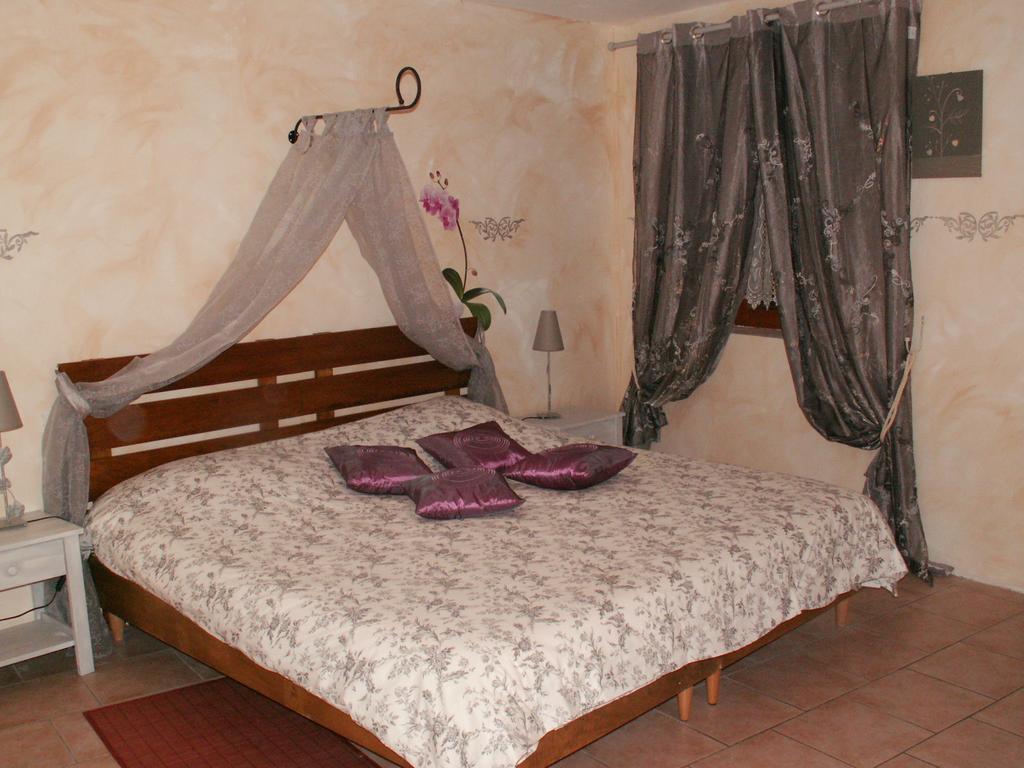 La Chartreuse Hotel Poilly-sur-Tholon Camera foto